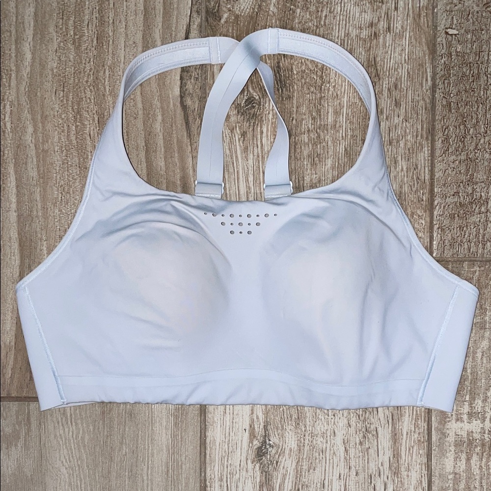 Athleta light gray cross-back sports bra, size 36C